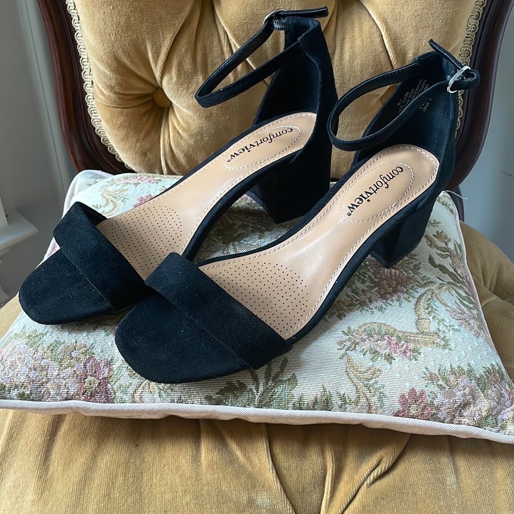 Black Open Toe Kitten Heels Size 7